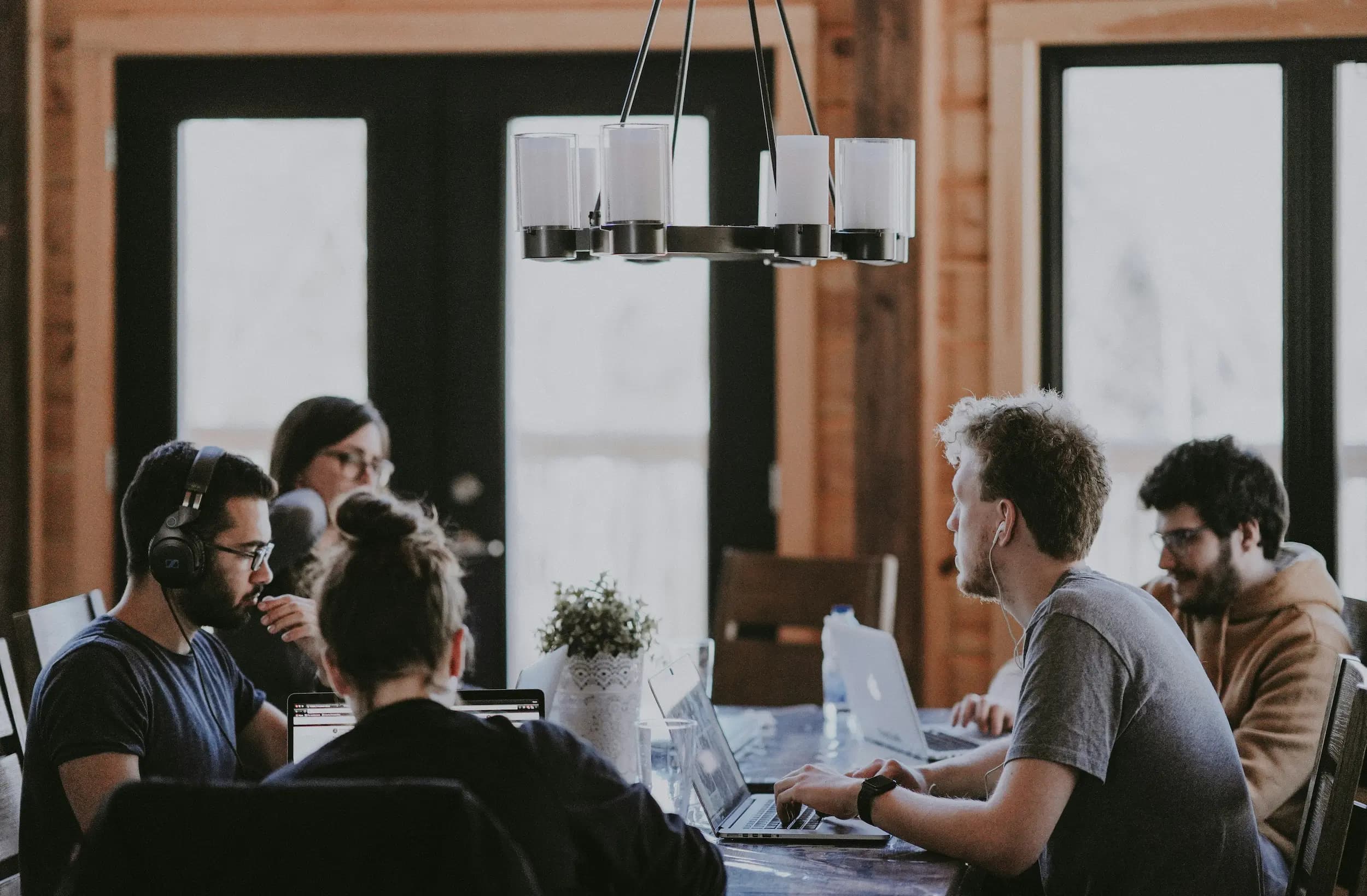 How to Build an Internal Operations Workflow for Better Team Communication